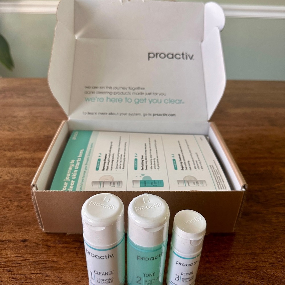 NEW! Proactiv Solutions 3-Step Facial Cleansing System (Cleanse + Tone + Repair)